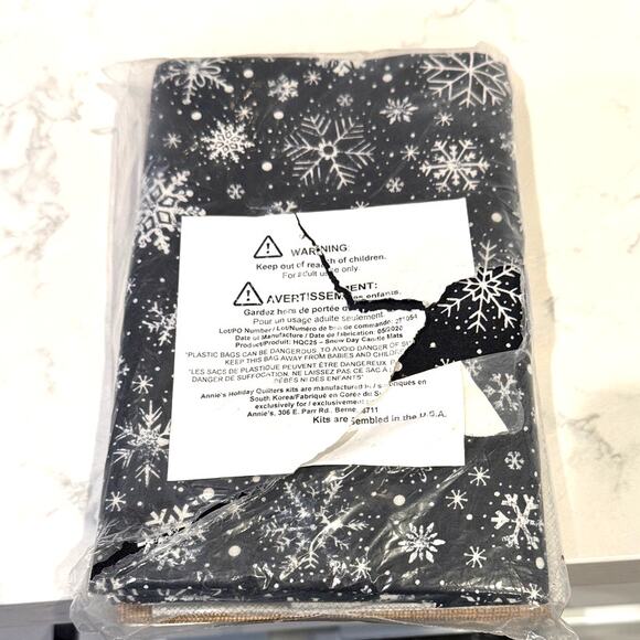 Annie's Holiday Quilters Club Snow Day Candle Mats Timeless Treasure gnome HQC25 - Picture 2 of 4